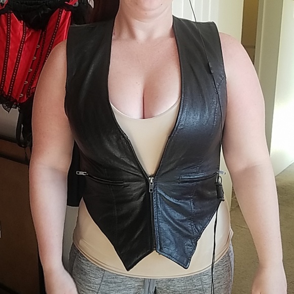 Woman's Leather Biker Vest - Picture 4 of 4